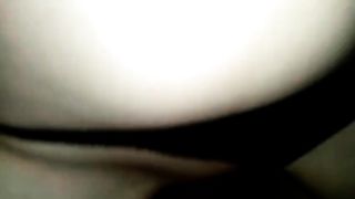 Давалка в маске берёт за щеку и на камеру прыгает бритой мандой на члене мужика