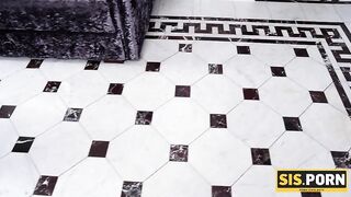 Выебал русскую сестру вместо мытья пола